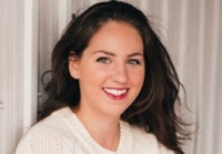 Andrea Lapp Headshot